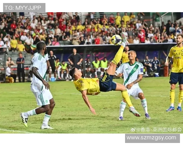 足球巨星巧妙模仿街头路人生活场景展现幽默风采 足球巨星巧妙模仿街头路人生活场景展现幽默风采